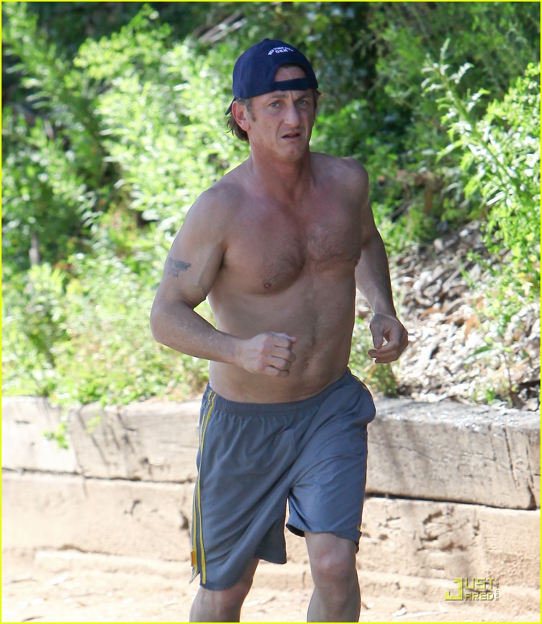 Sean Penn: Shirtless Jogging In Malibu: Photo 2532784 | Sean Penn