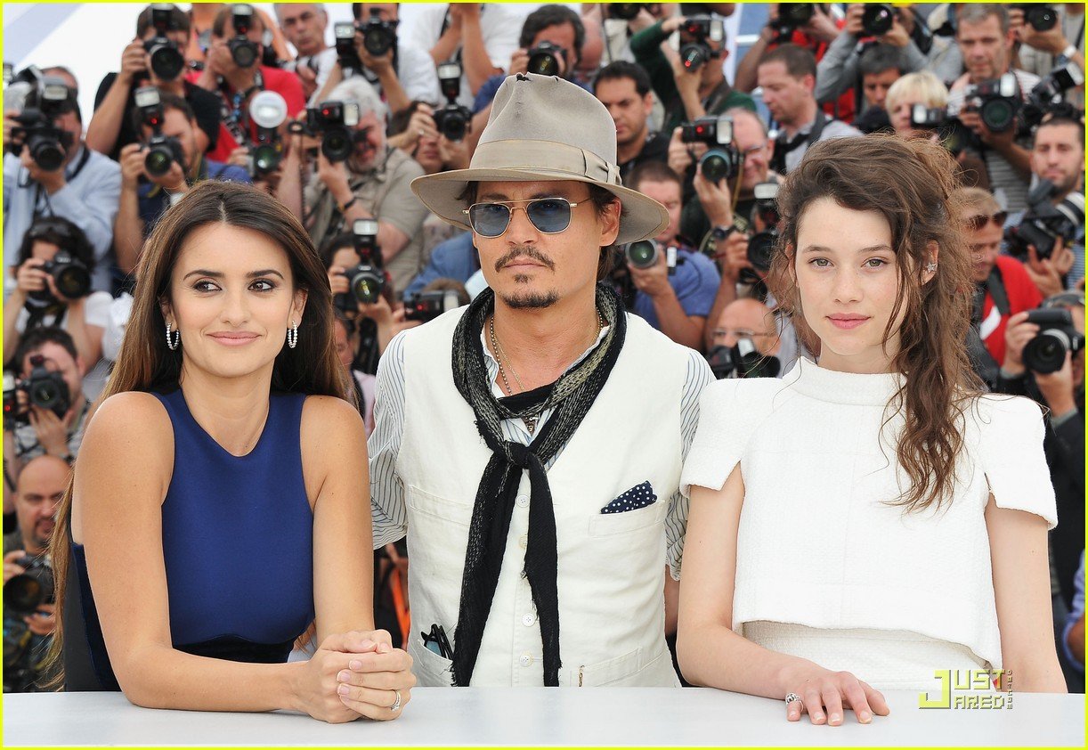 Johnny Depp & Penelope Cruz: 'Pirates' in Cannes!: Photo 2543905 | 2011