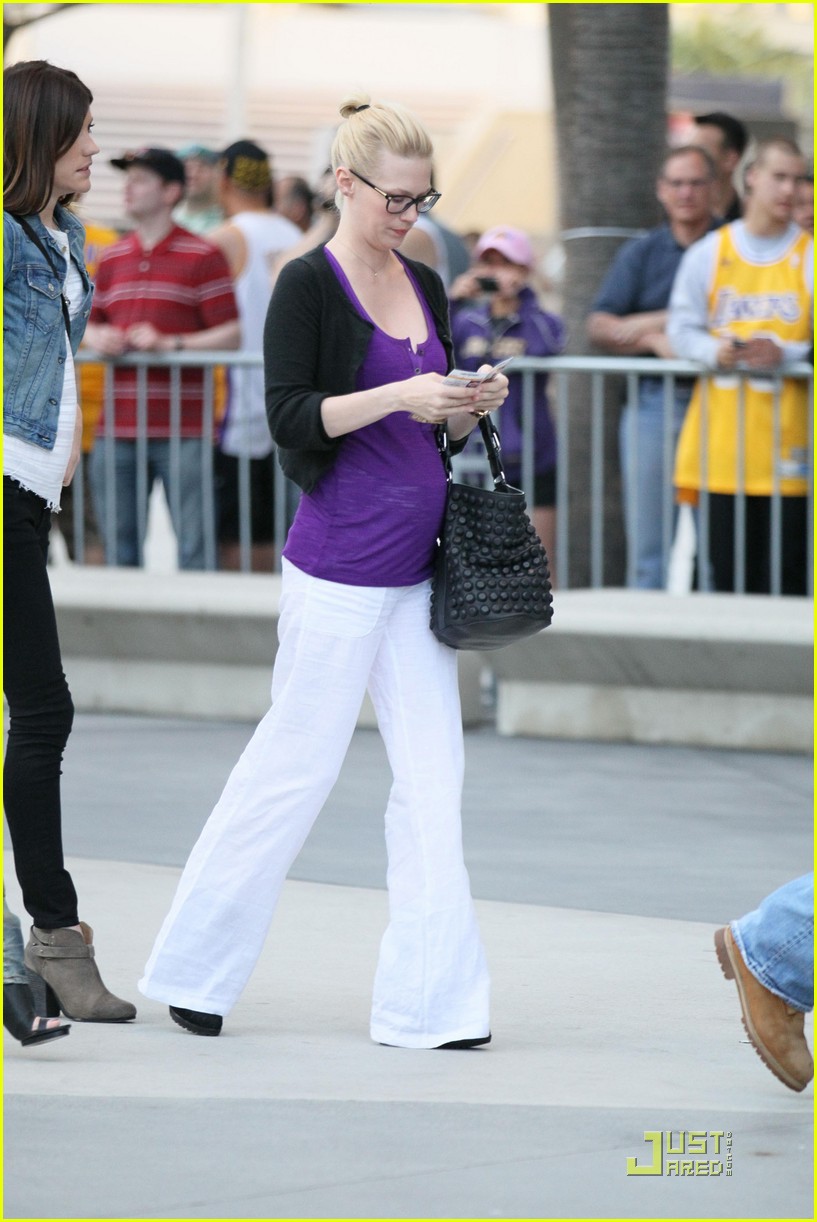 January Jones Baby Bump at Basketball Game Photo 2540851 January