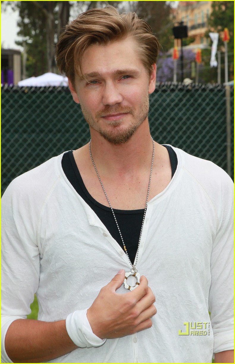 http://cdn01.cdn.justjared.com/wp-content/uploads/2011/06/chad-heroes/chad-michael-murray-time-for-heroes-05.jpg