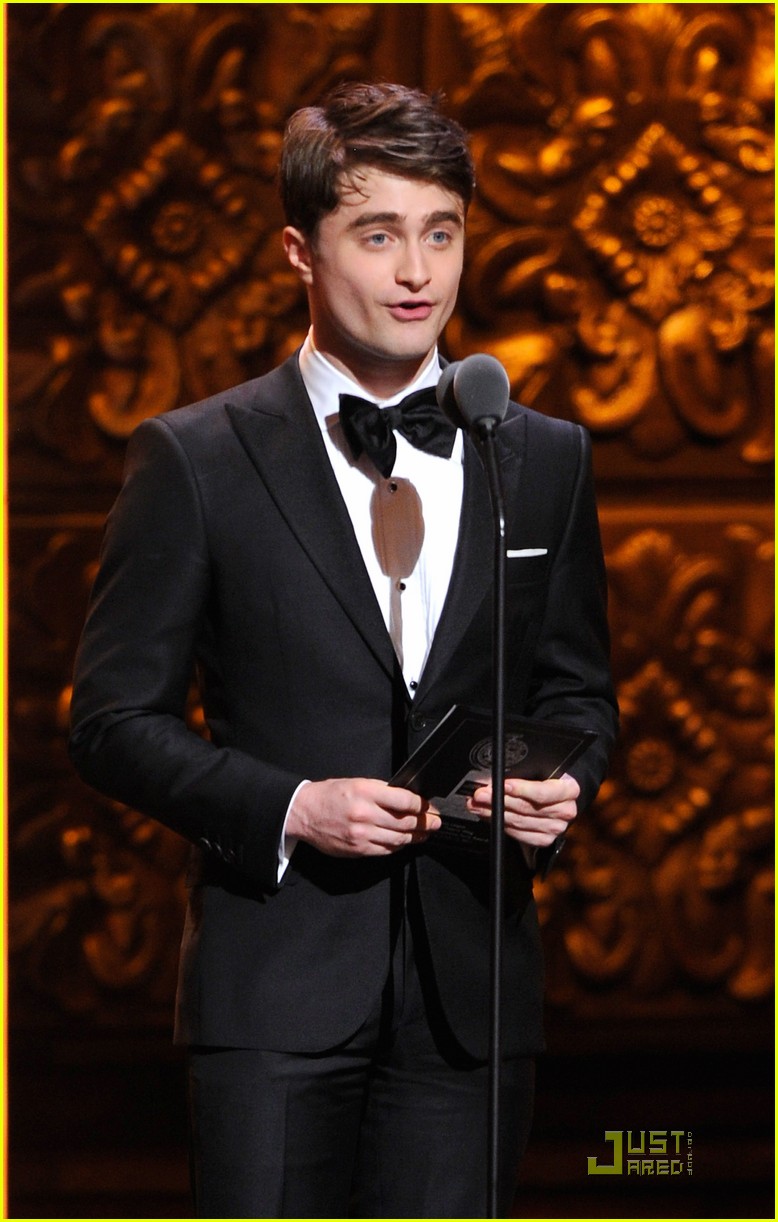 Daniel Radcliffe Tony Awards 2011 Performance Photo 2551872 2011