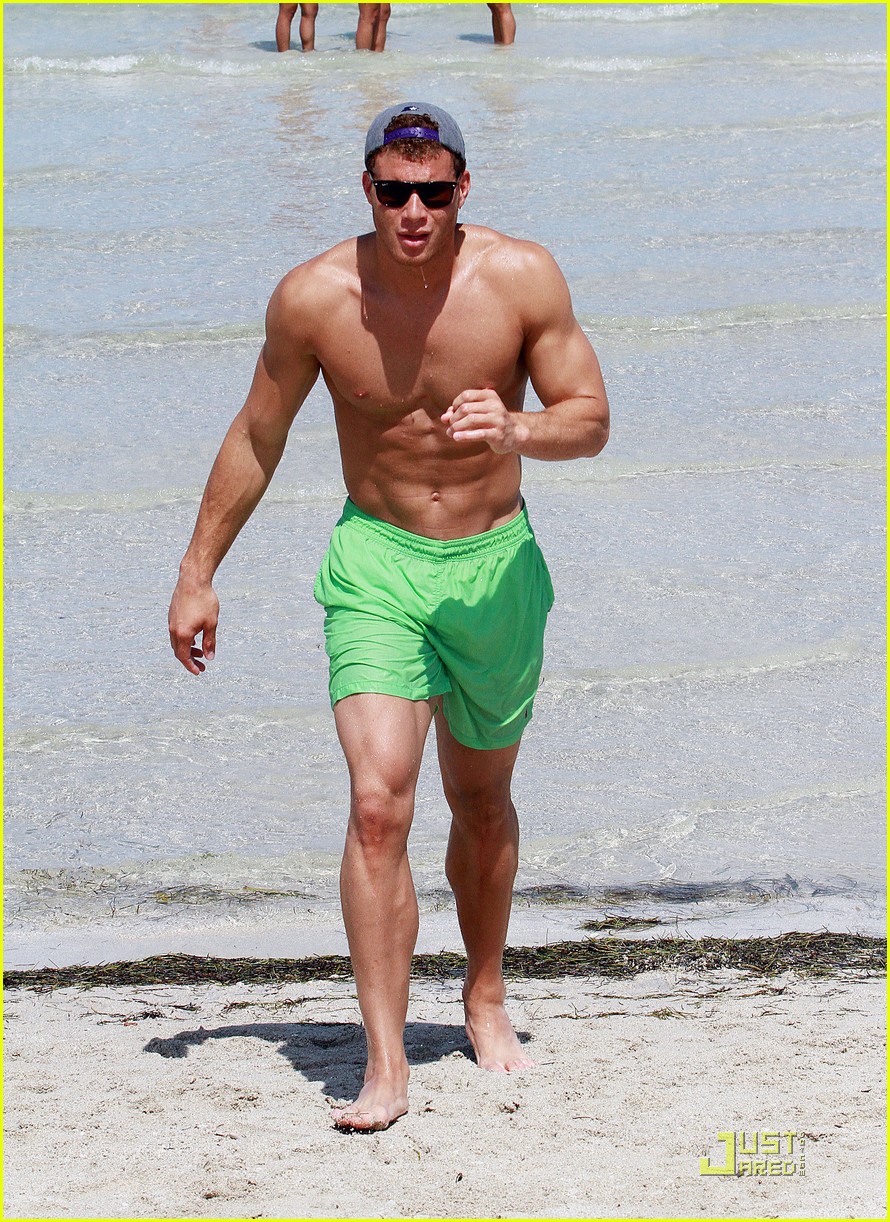 Blake Griffin: Shirtless Sun Time in Miami!: Photo 2561427 Blake