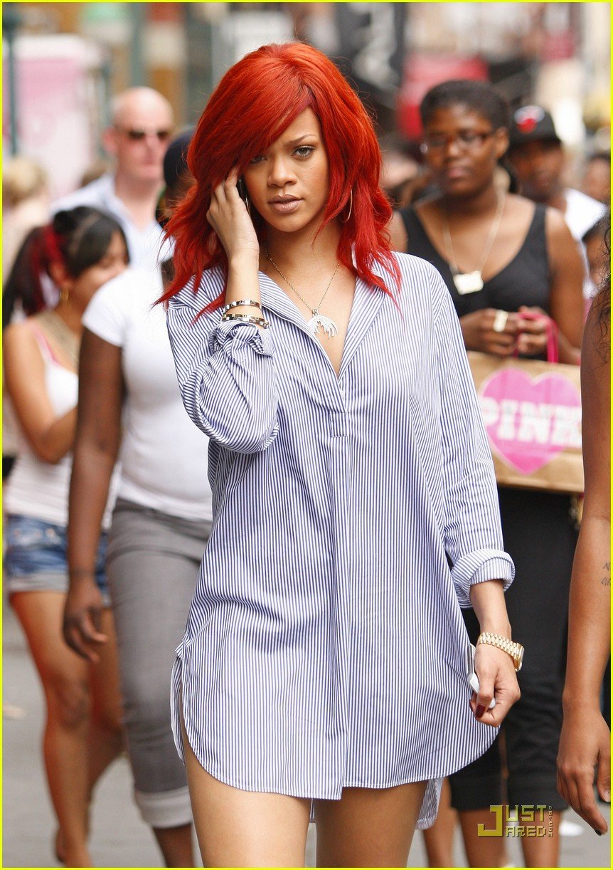 Rihanna Personalized Riri Pillowcases Photo 2561884 Rihanna