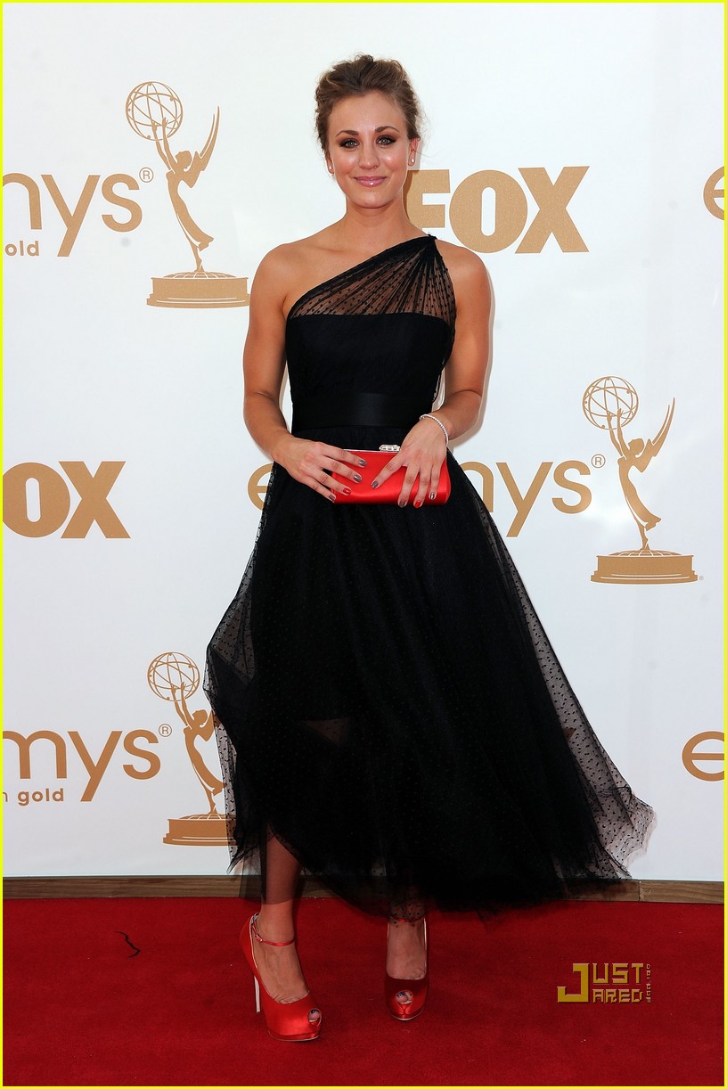 Kaley Cuoco Emmys 2011 Red Carpet Photo 2581651 2011 Emmy Awards
