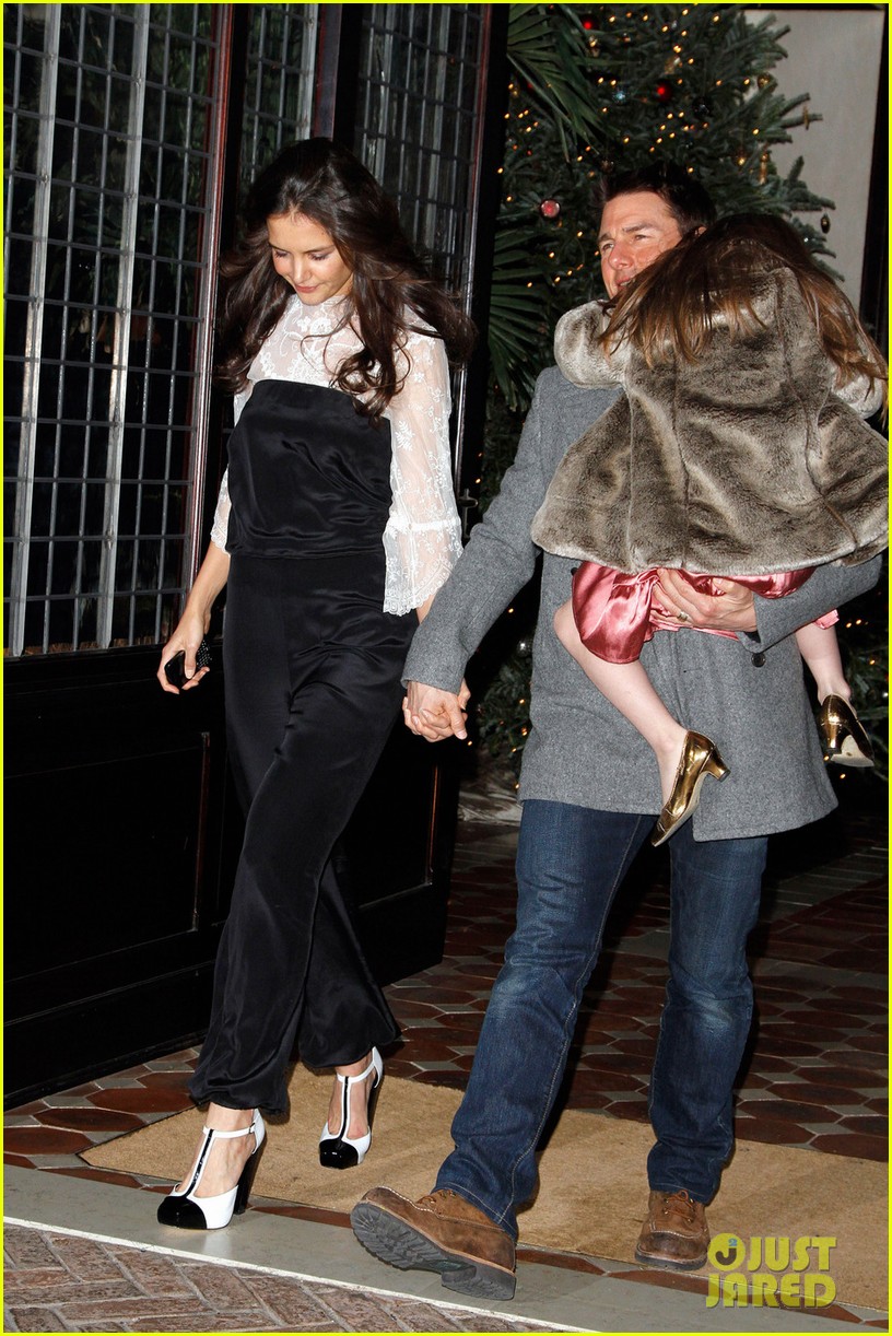 Katie Holmes: Birthday Celebration with Tom Cruise & Suri!: Photo