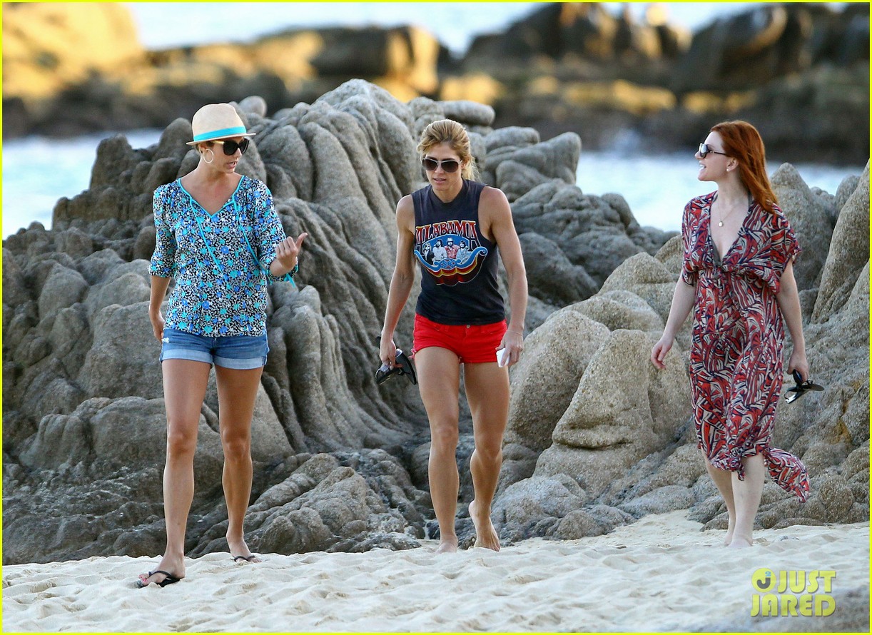 Stacy Keibler: Beach Stroll with Cindy Crawford!: Photo 2613298 | Cindy