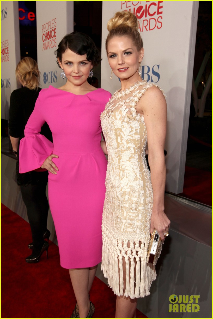Jennifer Morrison & Ginnifer Goodwin People's Choice Awards 2012 Red