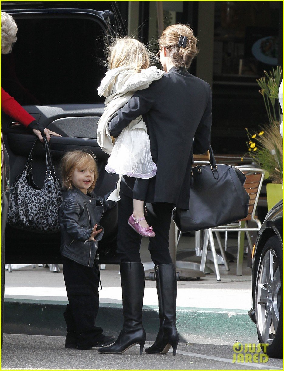 Angelina Jolie Takes the Twins Shopping With Grandma: Photo 2634195