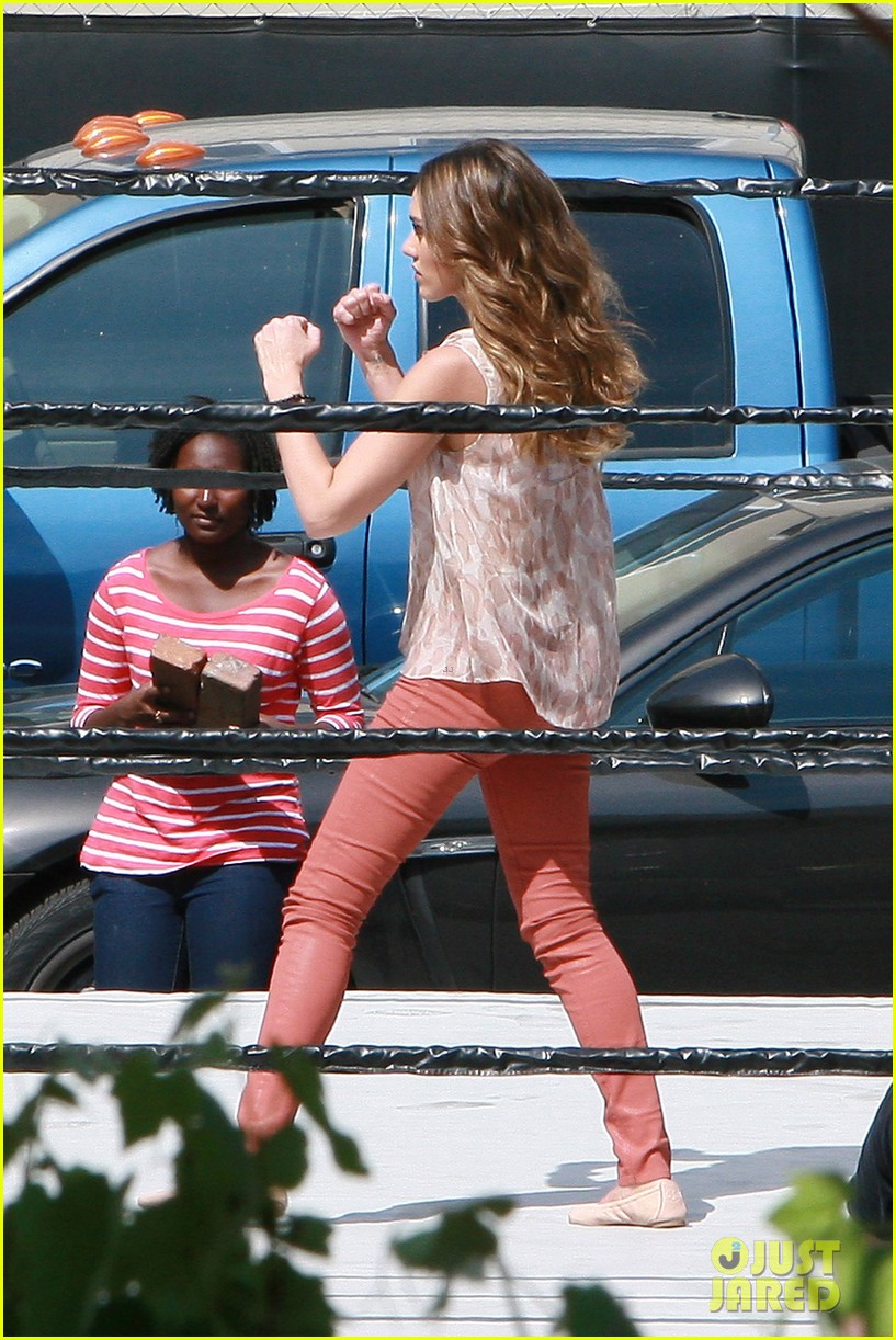 Jessica Alba Gets Ready to Rumble Photo 2647167 Jessica Alba