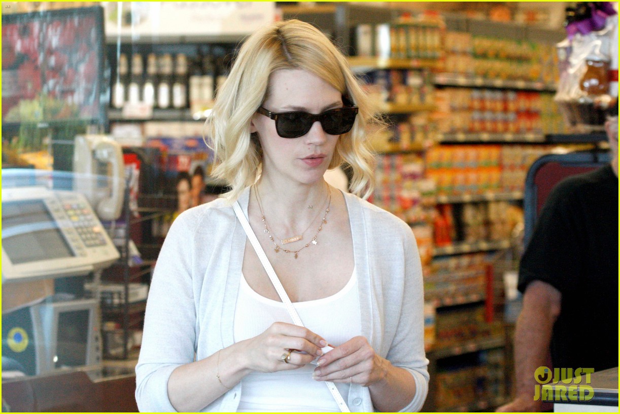 January Jones: Grocery Gal!: Photo 2646348 | January Jones Pictures