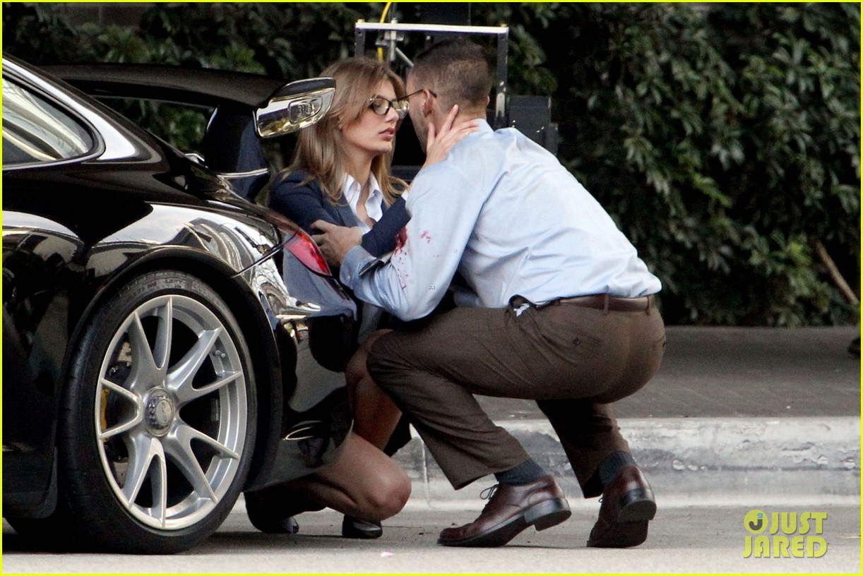 Adam Levine Bloody For Maroon 5 S Payphone Photo 2651324 Adam Levine Maroon 5 Pictures Just Jared 2