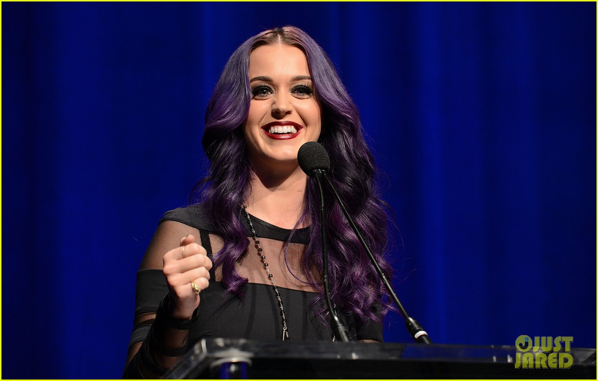 http://cdn01.cdn.justjared.com/wp-content/uploads/2012/05/perry-narm/katy-perry-narm-music-awards-artist-of-the-year-08.jpg