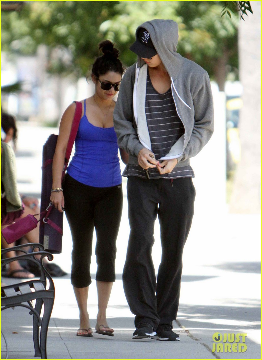 Vanessa Hudgens & Austin Butler: Weekend Workout!: Photo 2678577