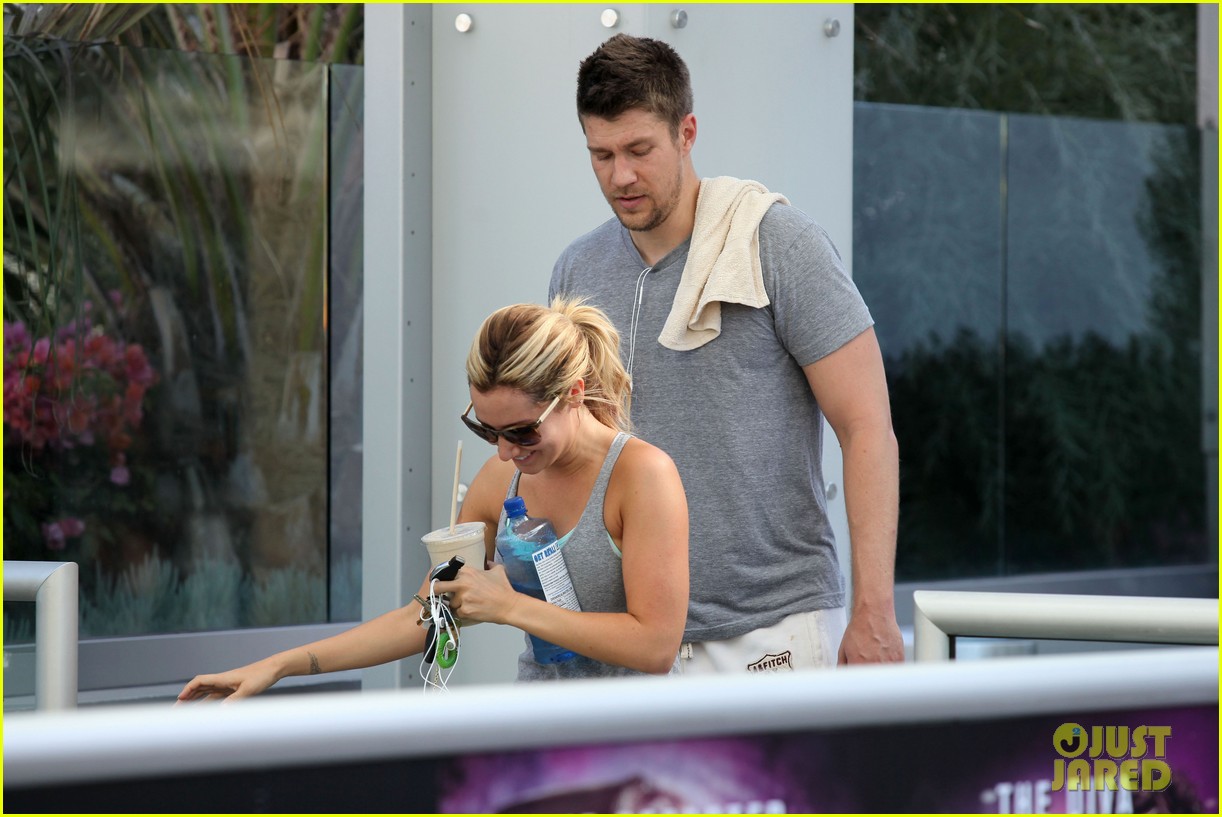 Ashley Tisdale Is 'So Lucky to Have Such an Amazing Dad': Photo 2676523