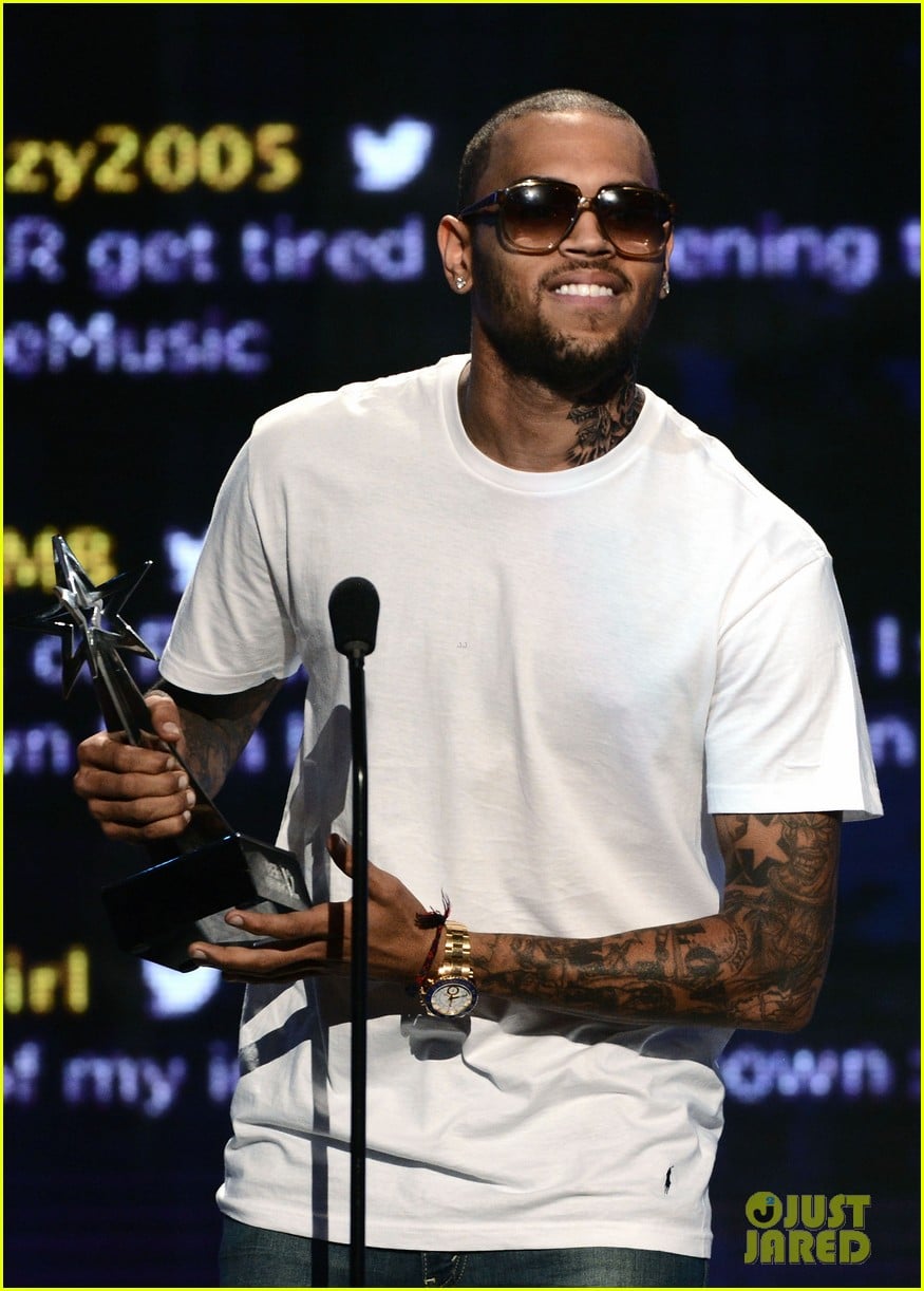 Chris Brown Best Male R&B Artist at BET Awards Photo 2681833 2012