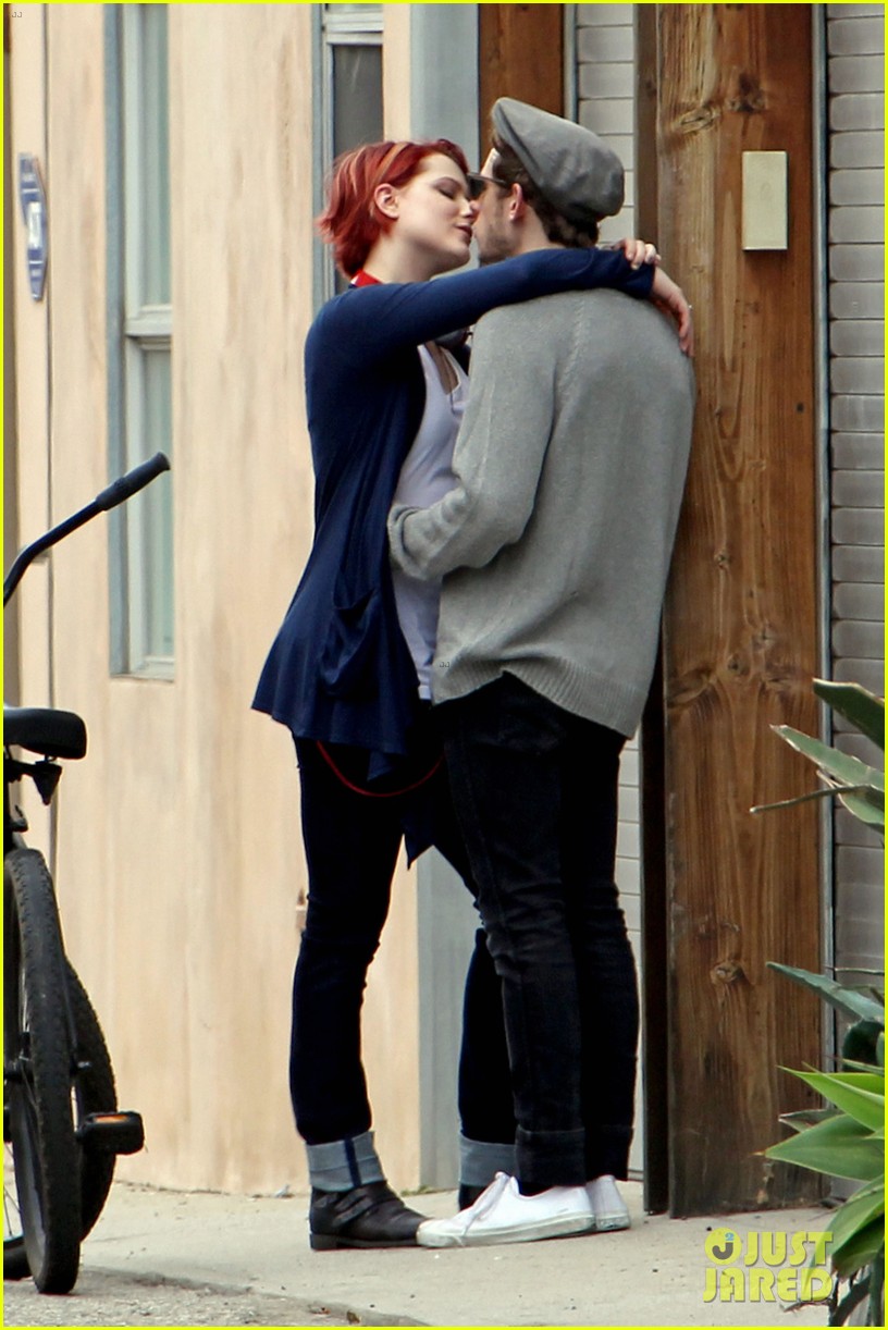 Evan Rachel Wood & Jamie Bell Reunion Kisses! Photo 2683768 Evan