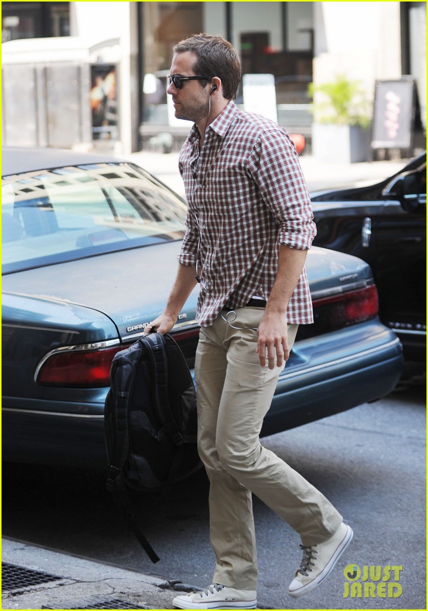 Ryan Reynolds: Son of God on &lsquo;Family Guy&rsquo;!: Photo 2689224 | Ryan