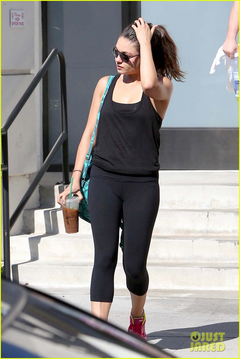 Mila Kunis Bares Belly After Workout: Photo 2710671 | Mila Kunis Pictures | Just Jared