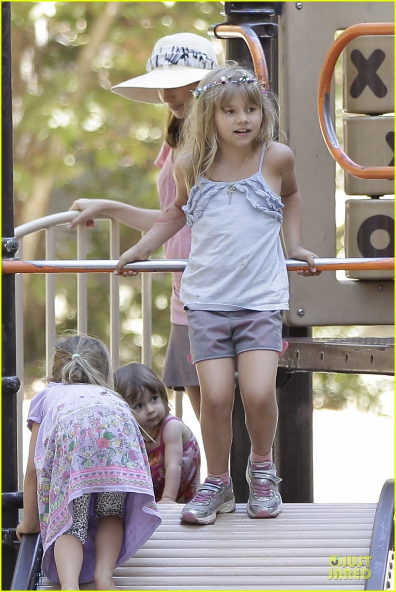 Michelle Williams: Birthday Party With The Family!: Photo 2708021