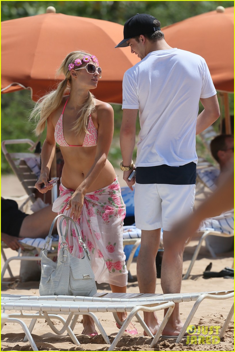 Paris Hilton & River Viiperi Hawaiian Beach Vacation! Photo 2726825