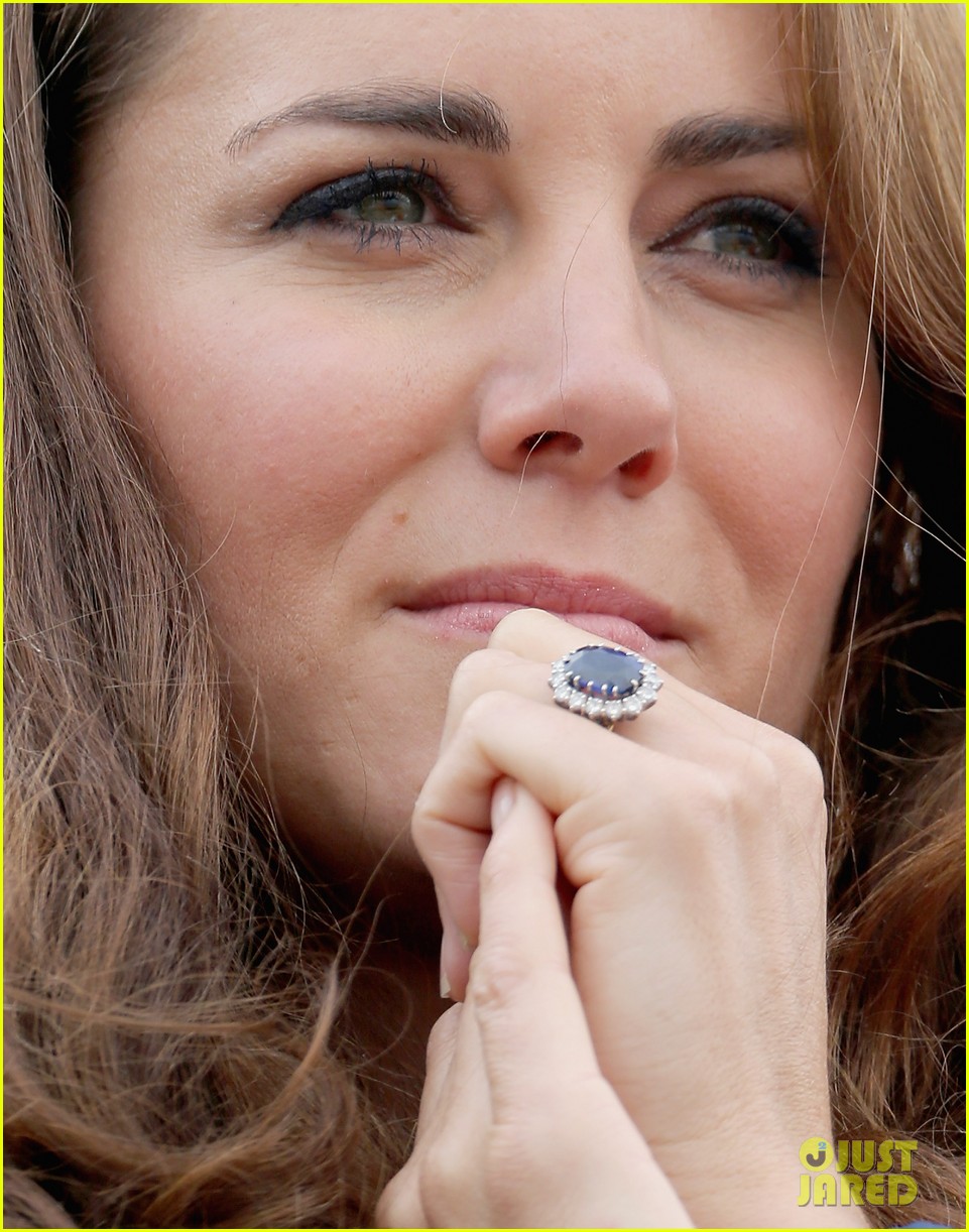 duchess kate gold dress