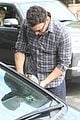 ben affleck hits parked car leaves apology note 08