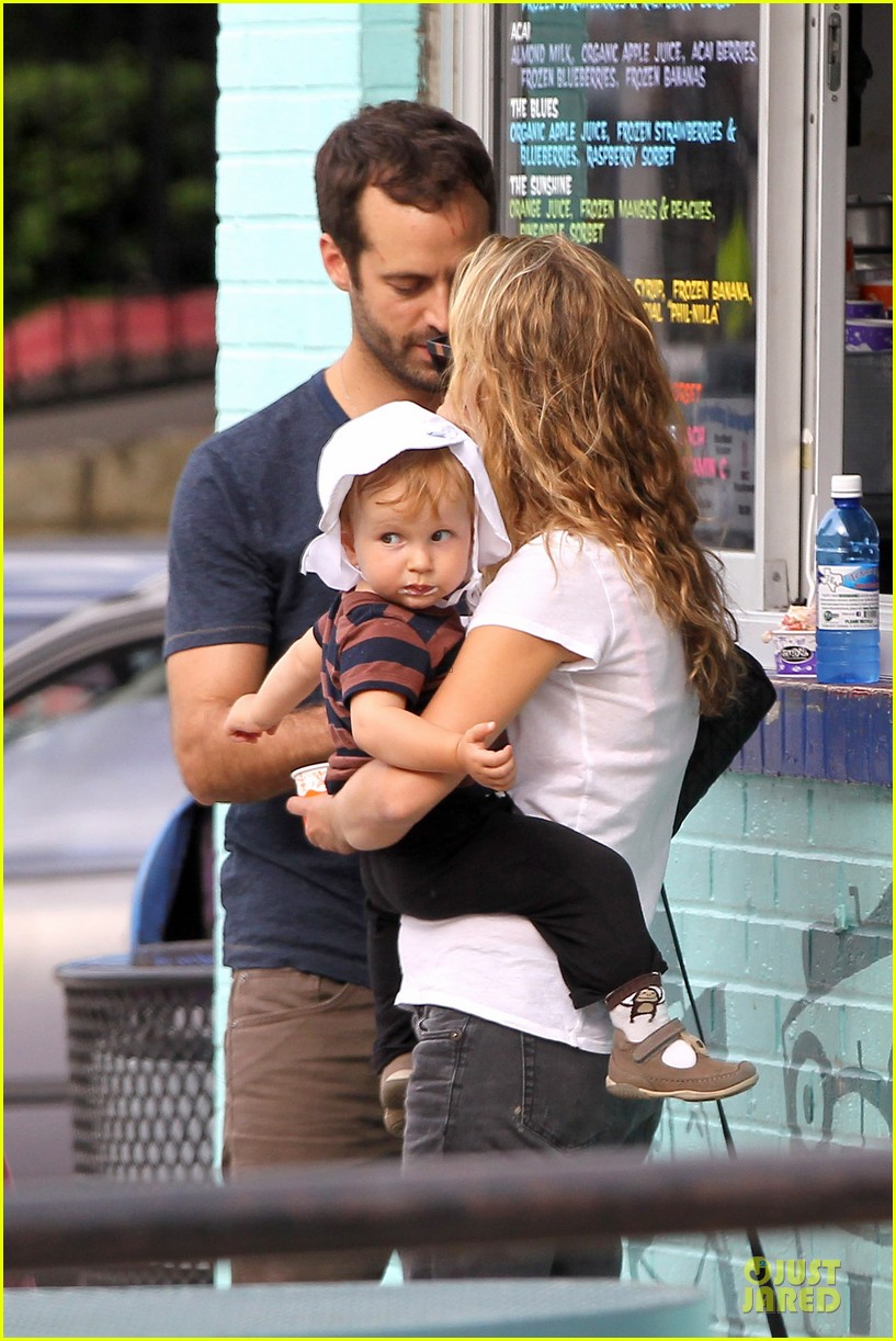 Natalie Portman Ice Cream Tasting With Aleph Photo 2738777 Aleph Millepied Benjamin Millepied Celebrity Babies Natalie Portman Pictures Just Jared Young amalia millepied, carried by her mother (natalie portman), along with her father benjamin millepied and brother aleph. 2