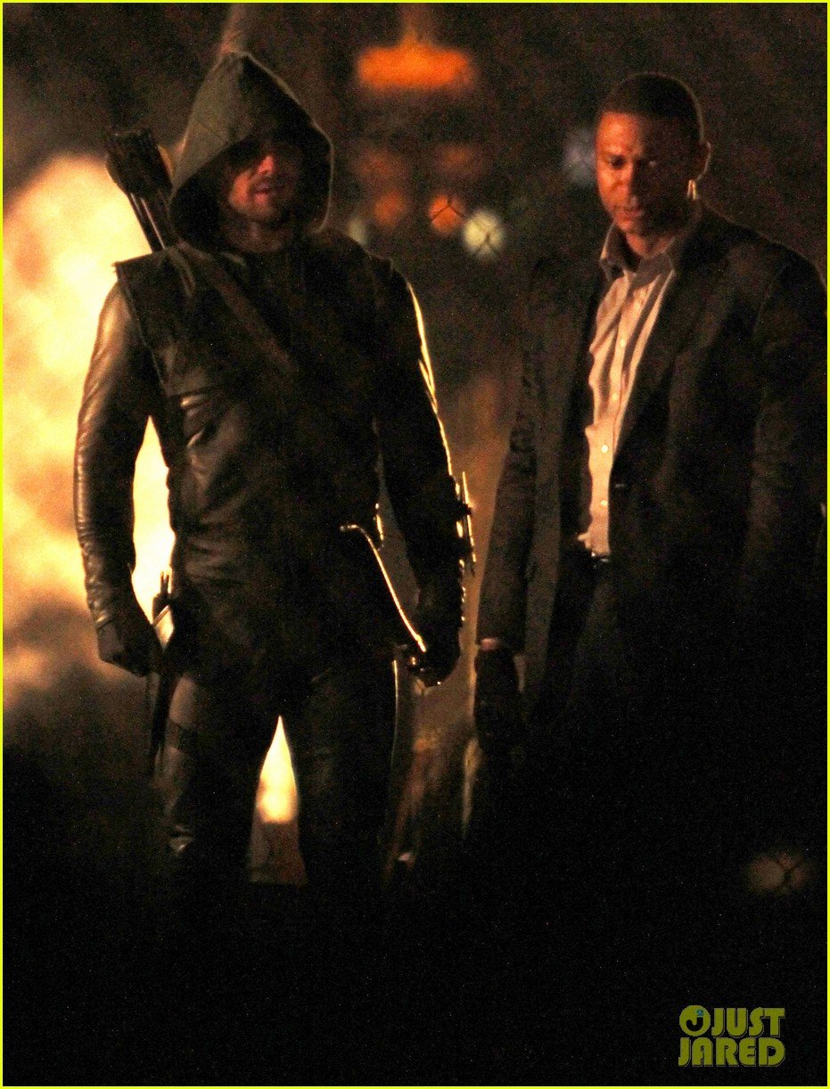 Stephen Amell Late Night 'Arrow' Fight Scenes! Photo 2758275 Annie