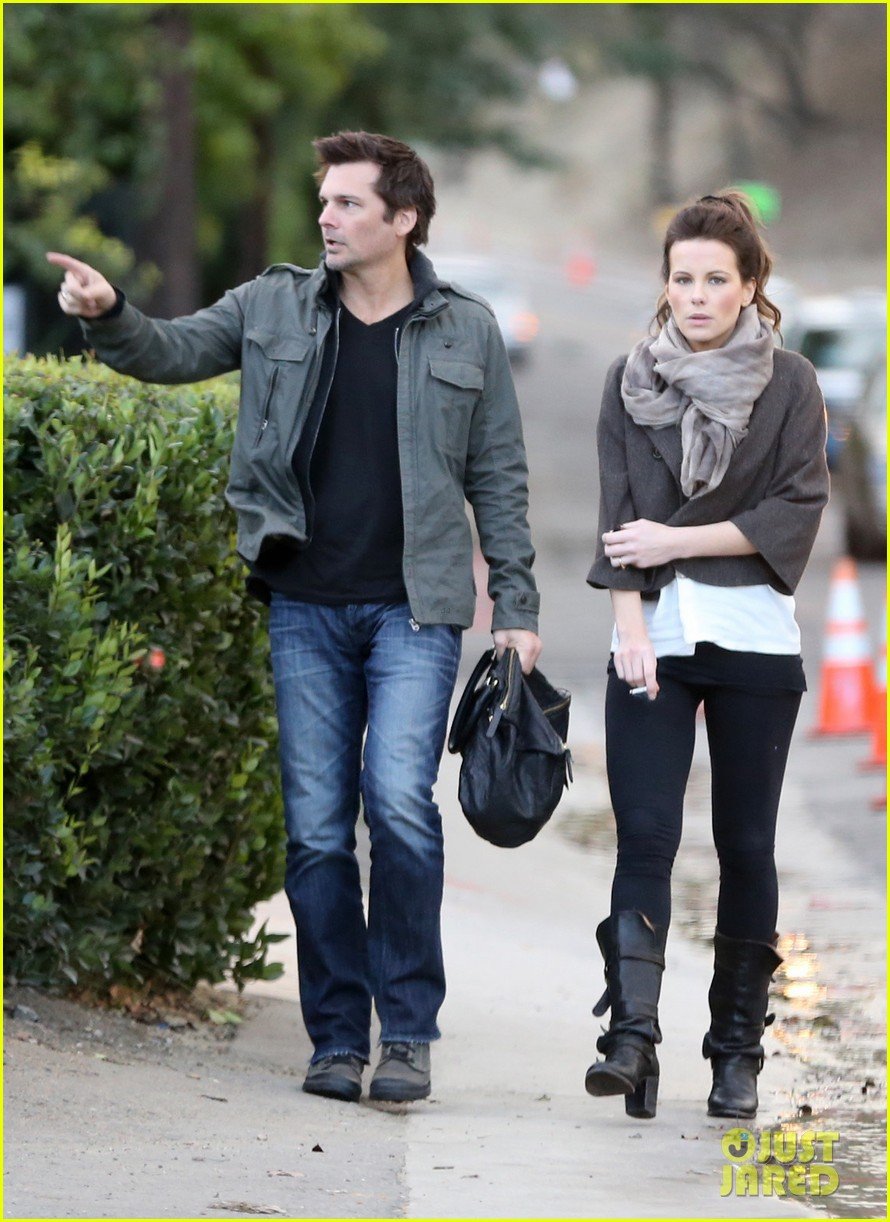 Kate Beckinsale Family Football Game! Photo 2755287 Kate Beckinsale Family Football Game! Photo 2755287