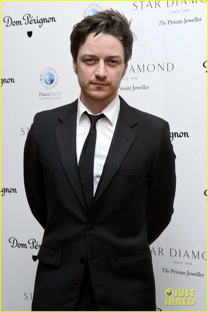 Jonathan RhysMeyers & James McAvoy PeaceEarth Gala! Photo 2755092