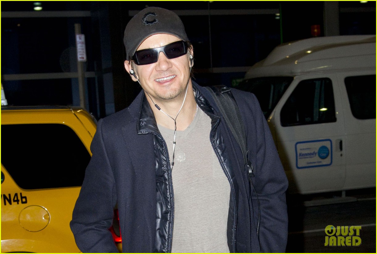 Jeremy Renner 'SNL' Host This Week! Photo 2755242 Jeremy Renner