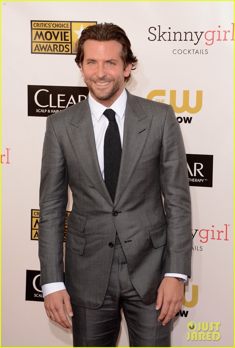 Bradley Cooper Critics’ Choice Awards 2013 Red Carpet Photo 2788740