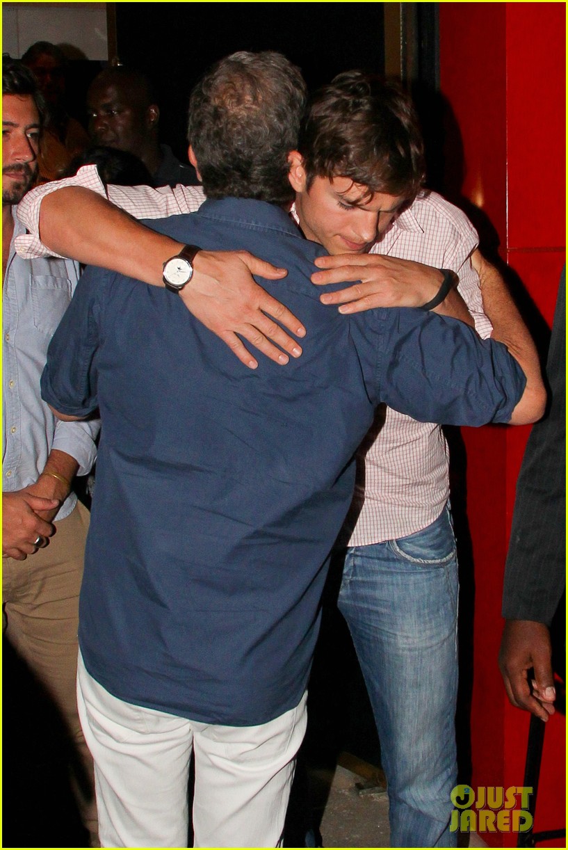 Diane Kruger & Joshua Jackson Dine Out with Pals in Rio 
