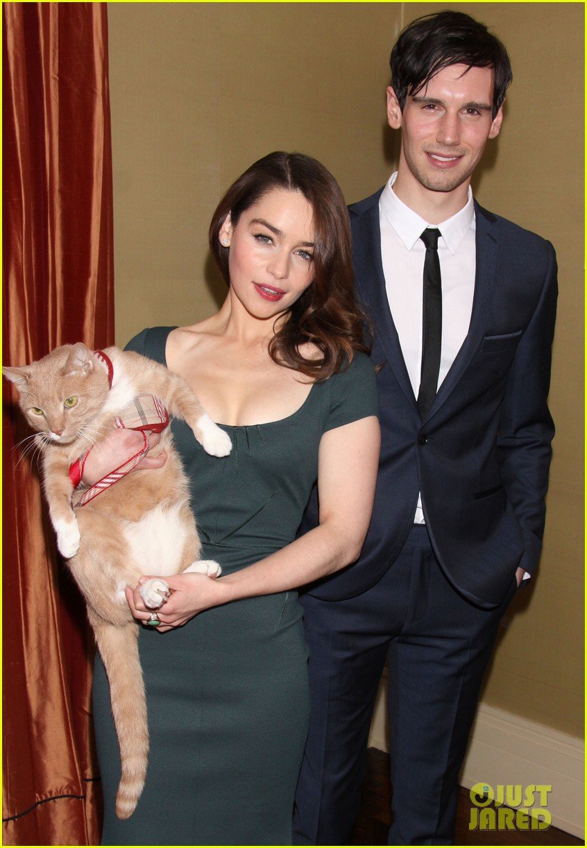 Emilia Clarke Breakfast At Tiffany S Broadway Press Preview Photo 2821850 Breakfast At Tiffanys Broadway Cory Michael Smith Emilia Clarke Pictures Just Jared