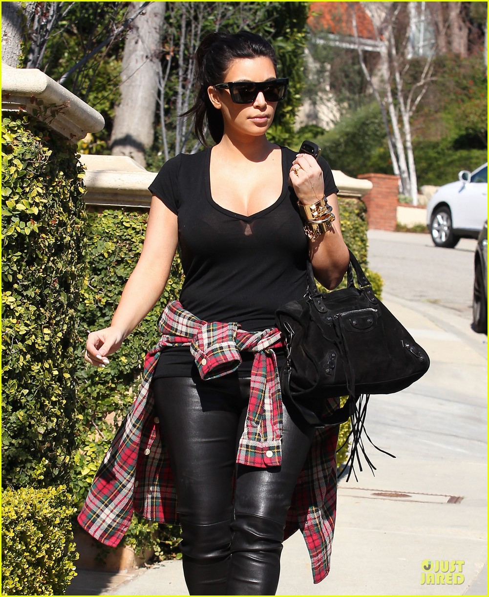 Pregnant Kim Kardashian & Kanye West: LAX Arrival After Brazilian