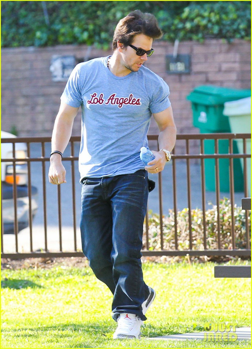 Mark Walhberg &amp; Rhea Durham Basketball with Brendan! Photo 2812210