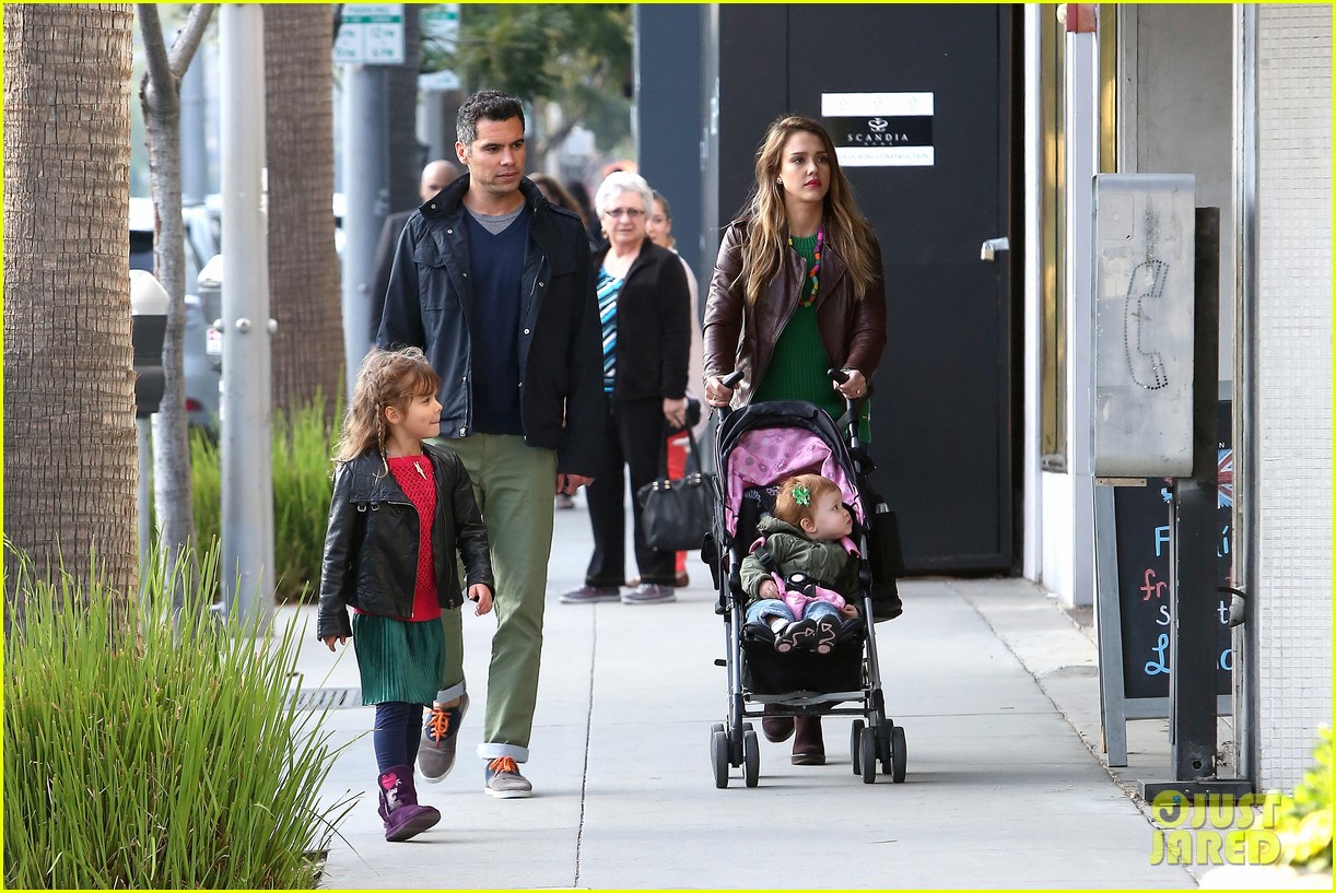 Jessica Alba & Cash Warren: Montage Hotel with Honor & Haven!: Photo