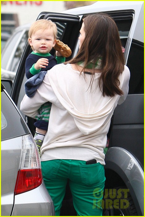 Jennifer Garner: St. Patrick's Day Shopping with Seraphina & Samuel