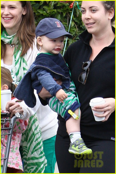 Jennifer Garner: St. Patrick's Day Shopping with Seraphina & Samuel