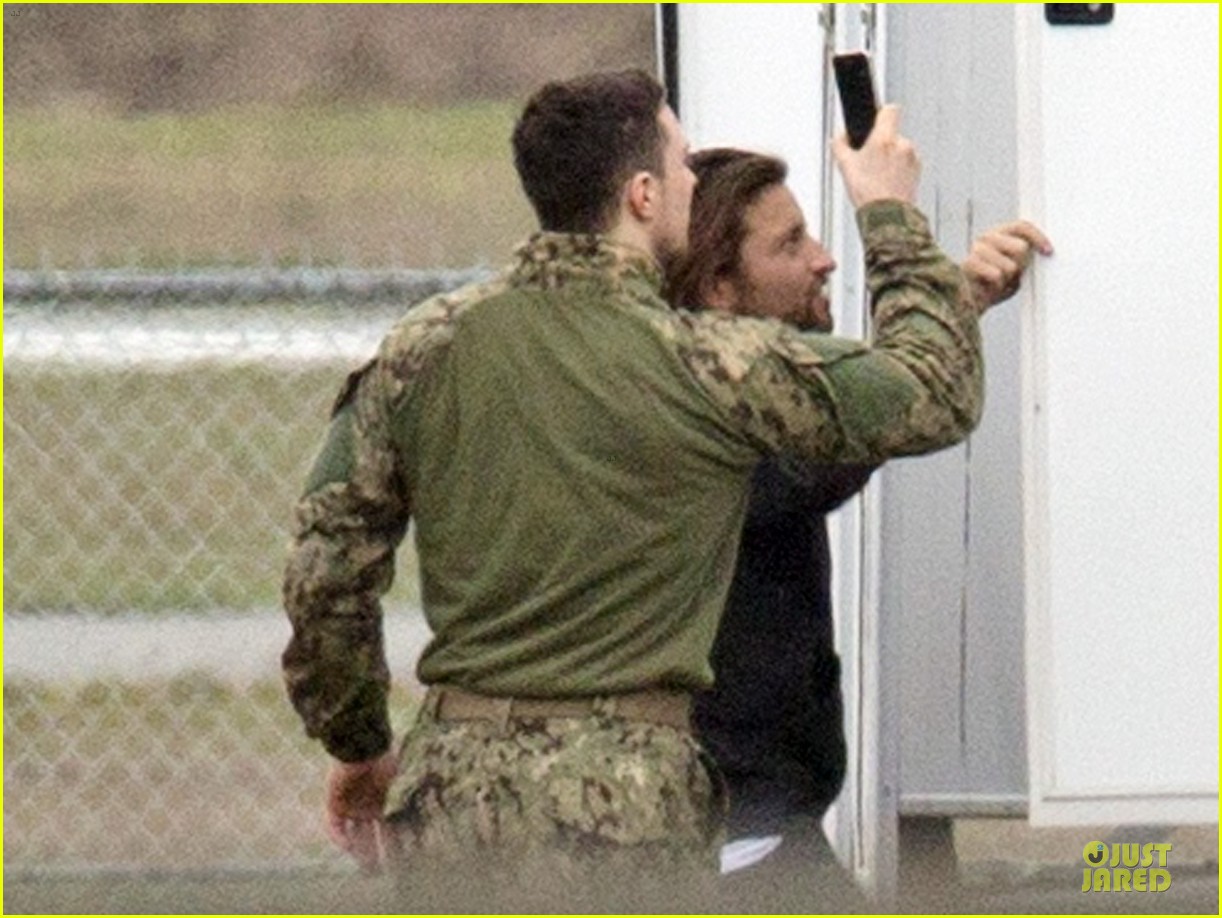 Aaron Taylor Johnson Military Uniform On Godzilla Set Photo
