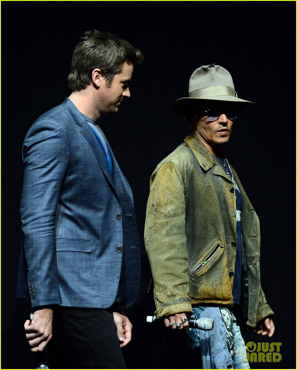 Johnny Depp & Armie Hammer 'Lone Ranger' at CinemaCon! Photo 2852059