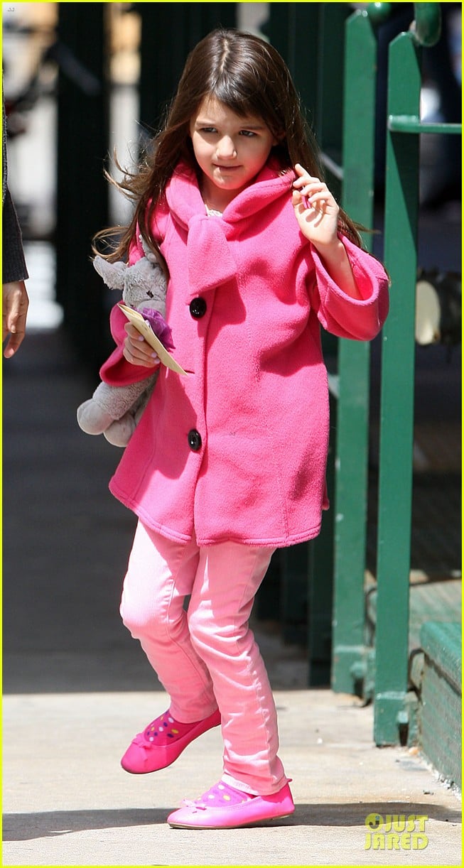 Katie Holmes & Suri: Nail Salon After Seventh Birthday Celebration