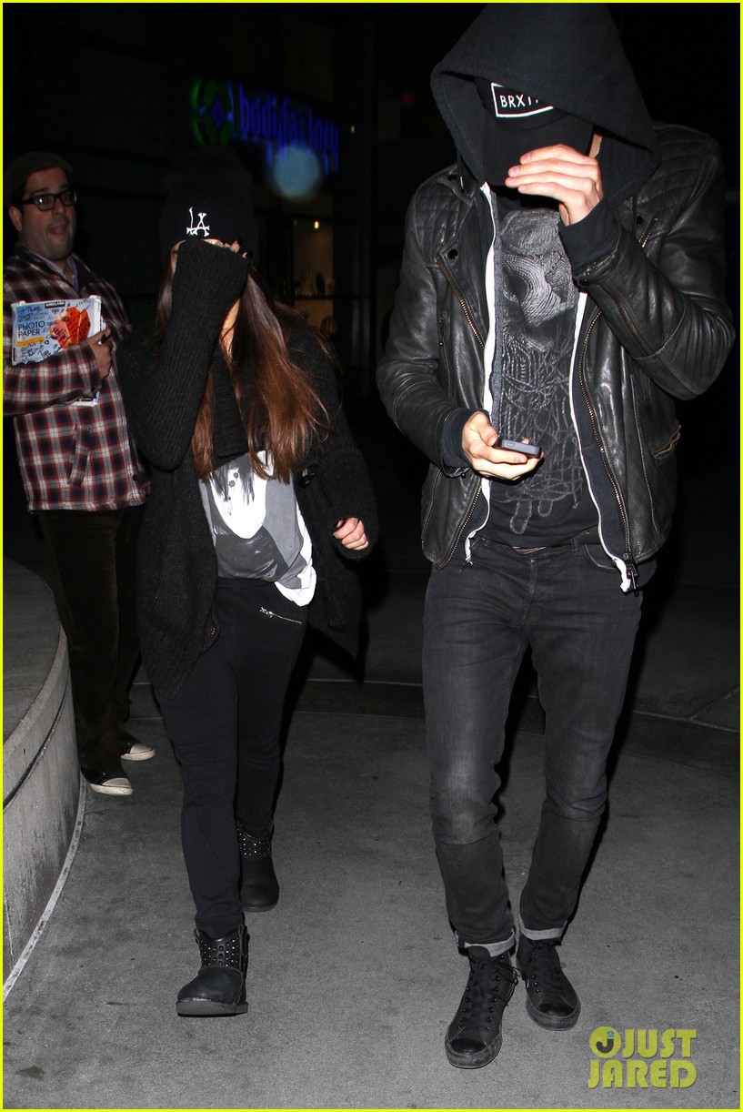 Vanessa Hudgens 'Spring Breakers' with Austin Butler! Photo 2842510