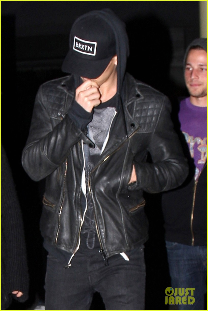 Vanessa Hudgens 'Spring Breakers' with Austin Butler! Photo 2842513