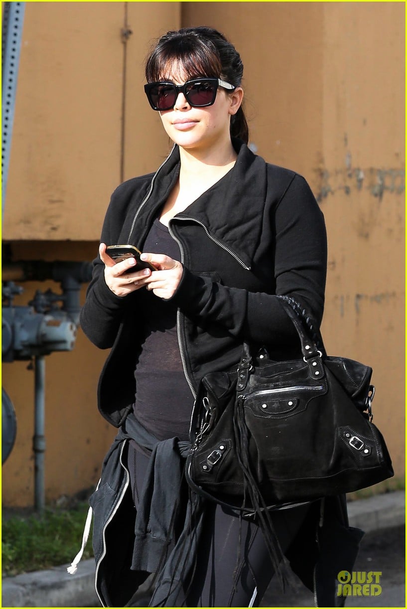 kim kardashian pregnant brentwood workout 02