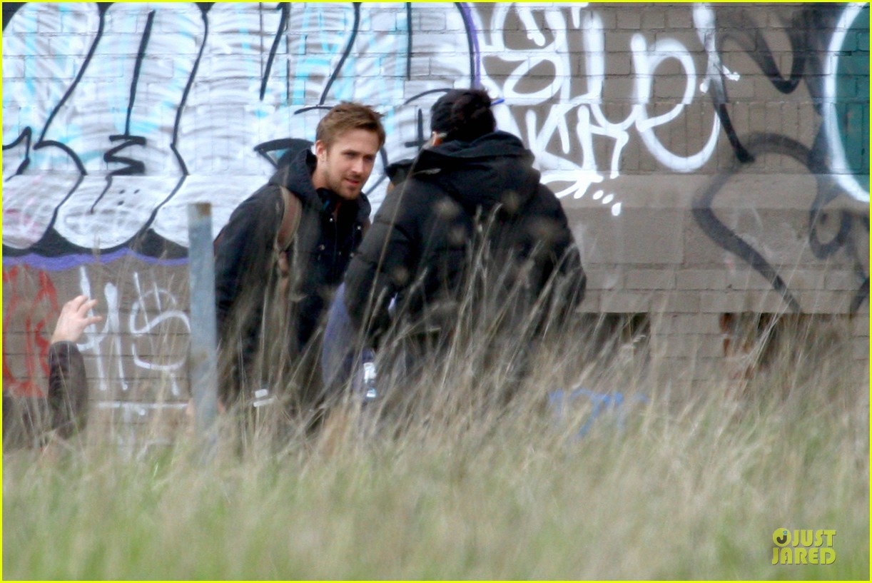 Ryan Gosling Vs Matt Smith Der Kampf Beginnt In Star Wars Starfighter - ig5gu7j
