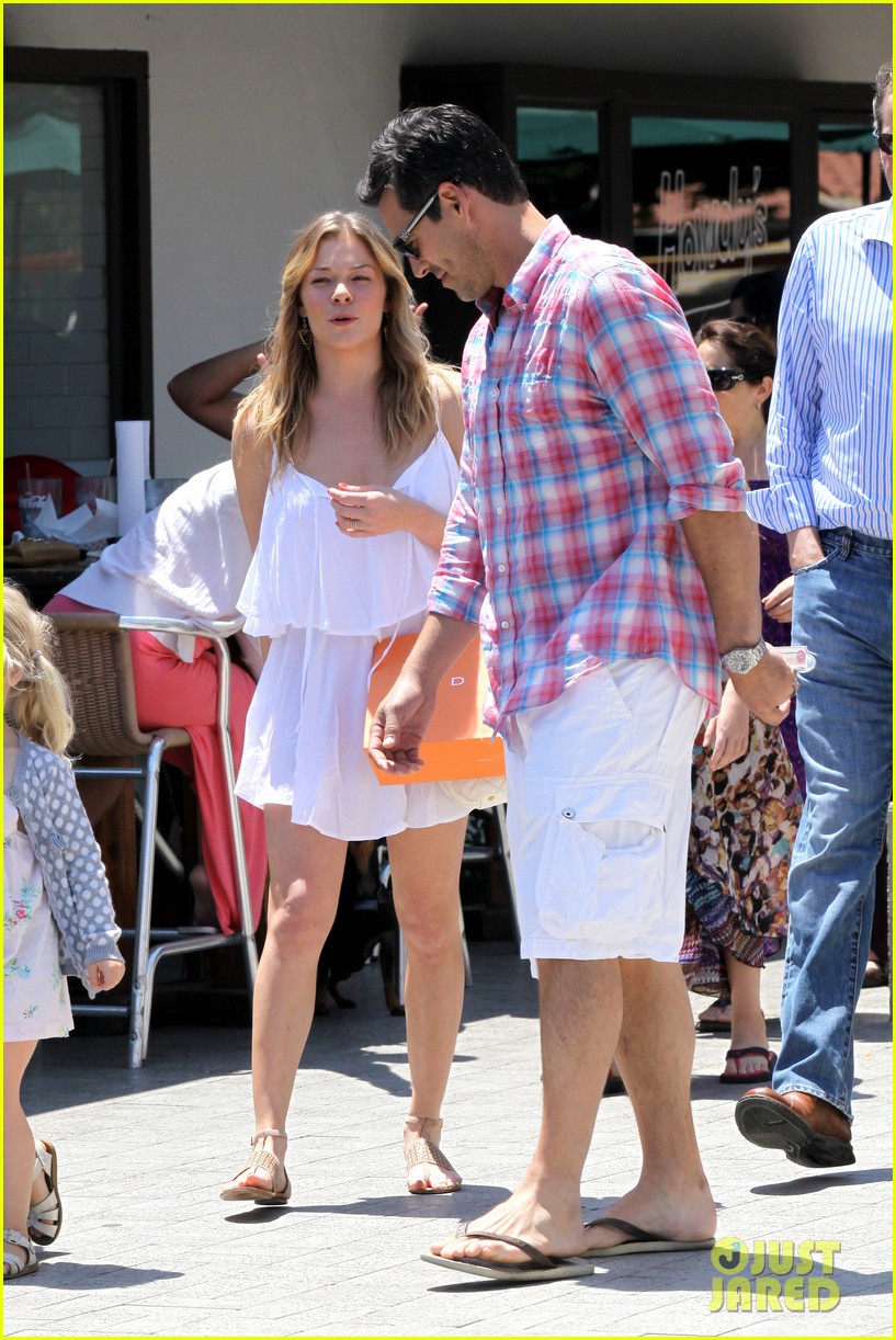 LeAnn Rimes &amp; Eddie Cibrian Mother�s Day Lunch! Photo