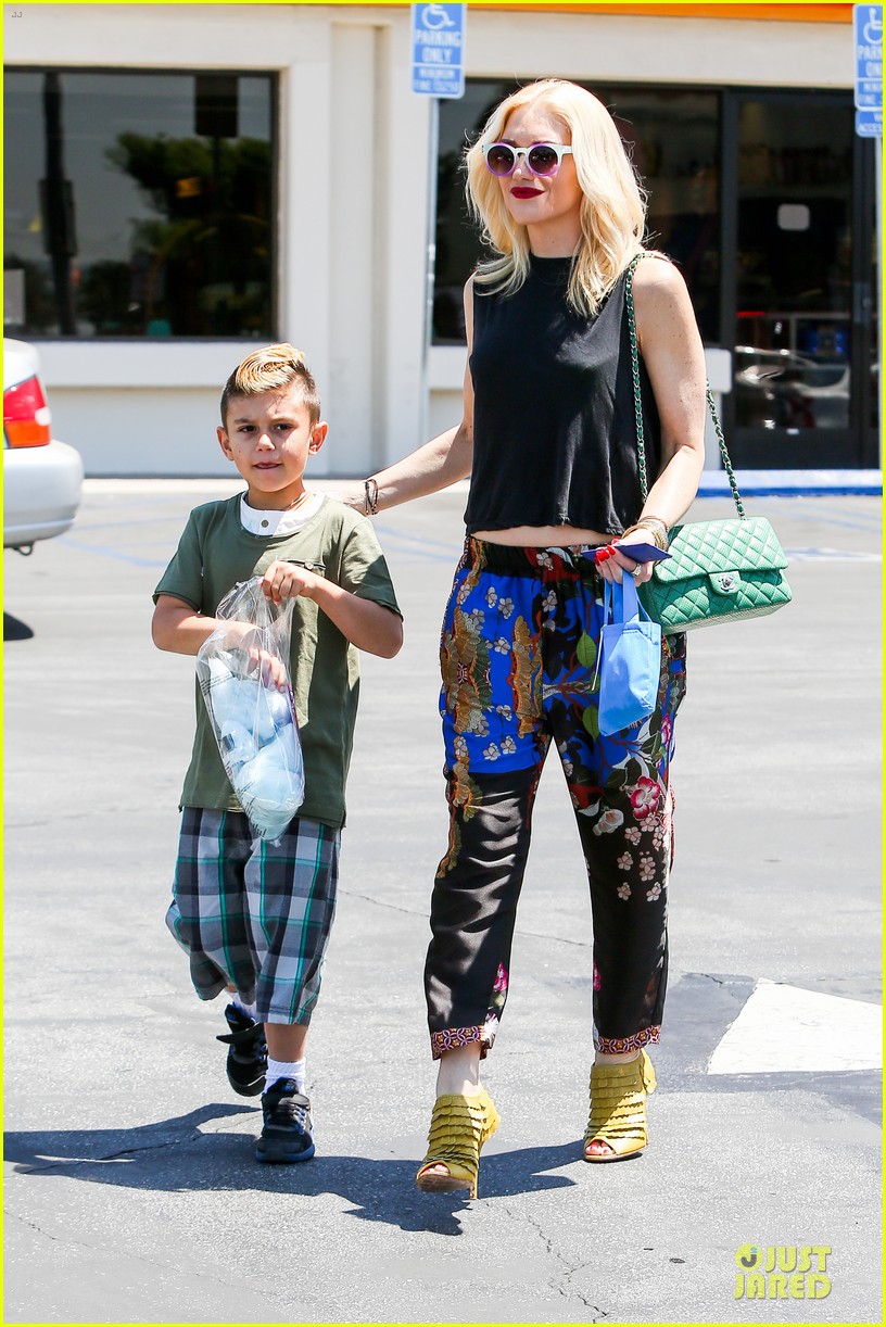 Gwen Stefani: Los Angeles Zoo Bonding with Zuma!: Photo 2868823