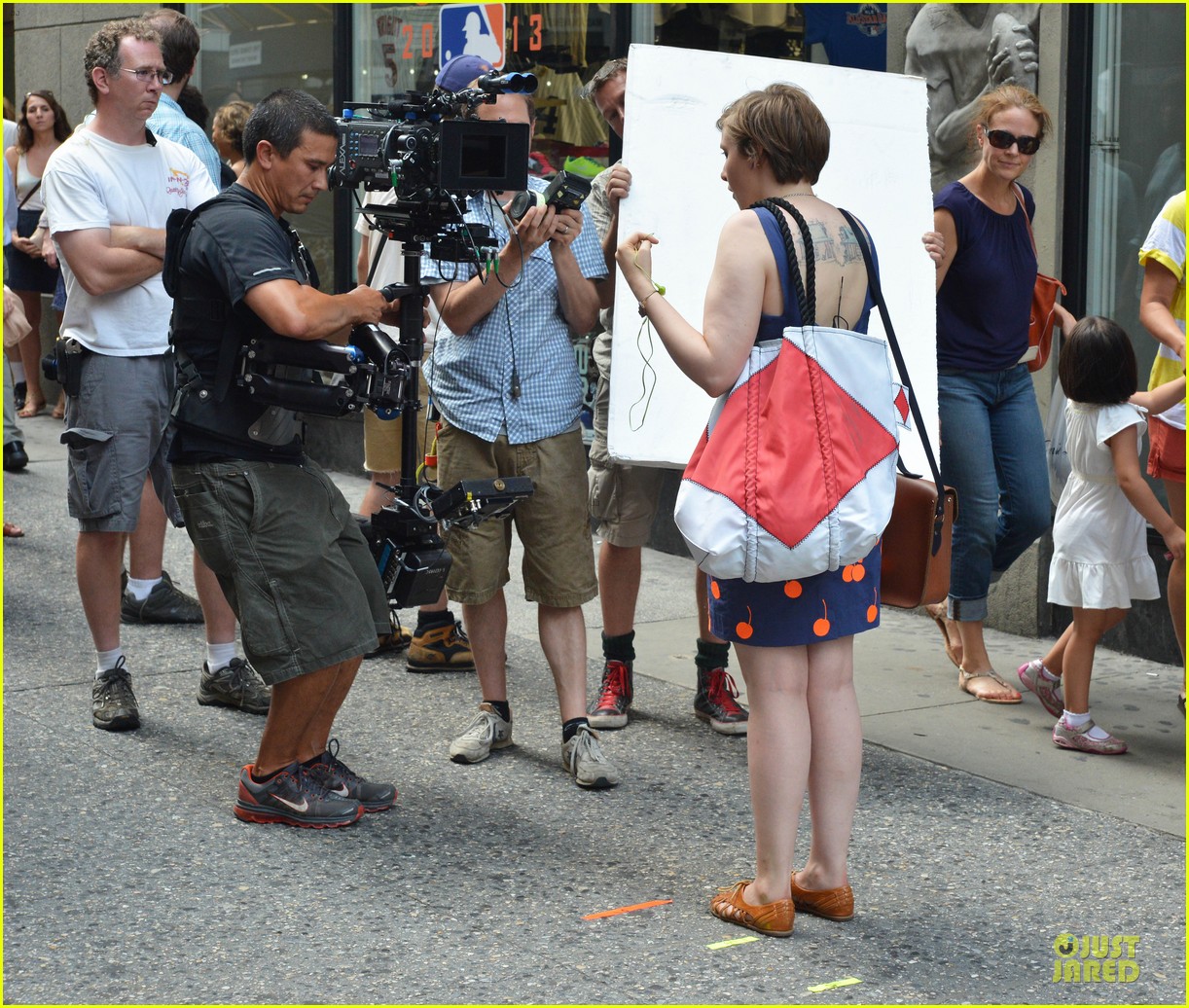 Lena Dunham Tweets on Menopause & Underwear! Photo 2898416 Girls