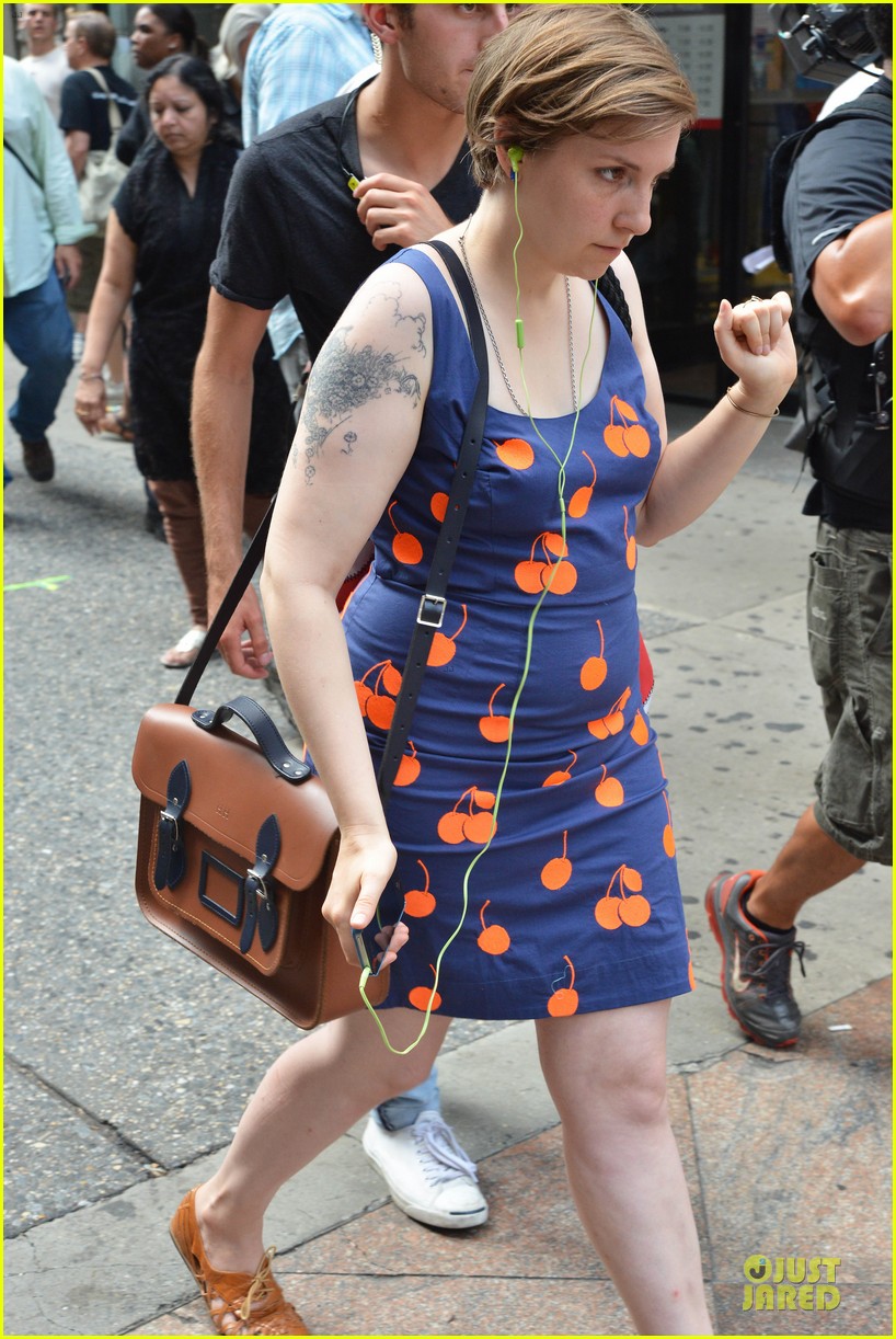 Lena Dunham Tweets on Menopause & Underwear! Photo 2898423 Girls